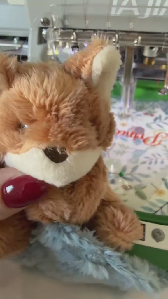 doudou plat renard personnalisable avec le prénom de bébé pour un cadeau de naissance original. Modèle renard de la collection forest friends Little dutch dans la boutique petit coeur salé