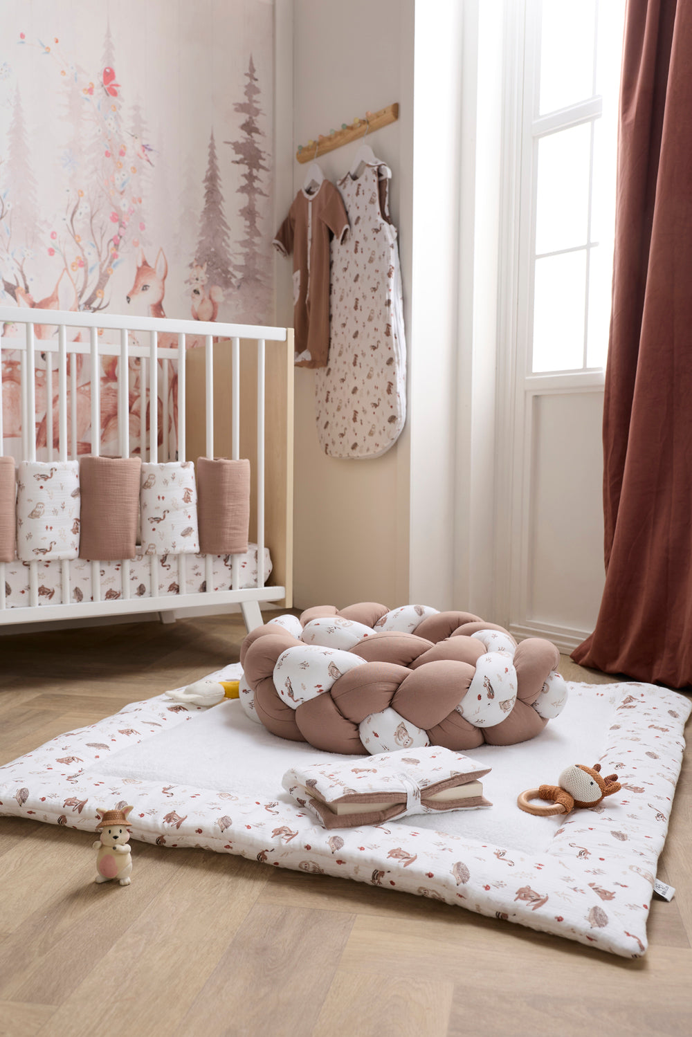 Protège-carnet de santé bébé sur tapis Cosy Forest