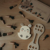 Offrez à votre enfant l’Échelle de Lapin 🐇, un puzzle en bois Montessori sûr et éducatif pour développer motricité, équilibre et créativité dès 3 ans.