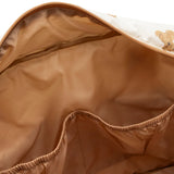 Sac à langer spacieux et déperlant avec tapis à langer nomade inclus. Pratique, élégant et idéal pour les sorties avec bébé. Essentiel à retrouver dans la boutique bébé spécialisée petit coeur salé