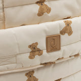 Sac à langer spacieux et déperlant avec tapis à langer nomade inclus. Pratique, élégant et idéal pour les sorties avec bébé. Essentiel à retrouver dans la boutique bébé spécialisée petit coeur salé