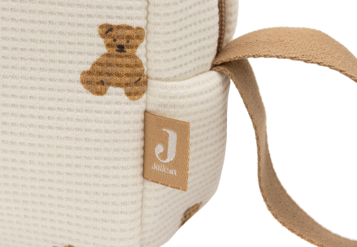 Découvrez la trousse de toilette bébé Mini Teddy Bear : pratique, compacte et polyvalente, idéale pour ranger les essentiels de bébé et maman lors des sorties et voyages.